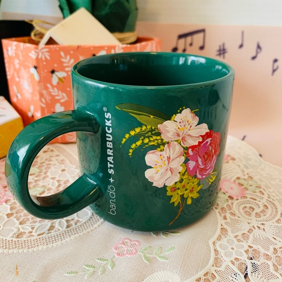 Ceramic Starbucks 2018 Ban.do floral Rose Holiday Mug - Picture 7 of 16